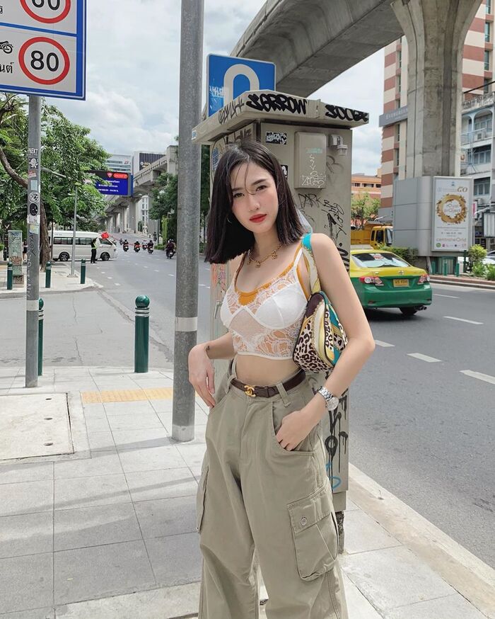 雪乳辣waist 狂曬超大方 緊緻身材吸引你的注意 13th image