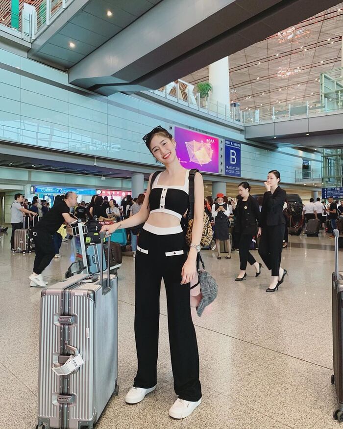 雪乳辣waist 狂曬超大方 緊緻身材吸引你的注意 7th image