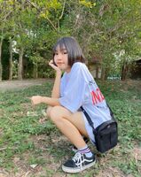 Pure Natural 樸素神情 白嫩美skin蜜腿網友戀愛感爆棚