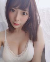 新加坡美腿妹驚天好胸塞爆你的視界！
