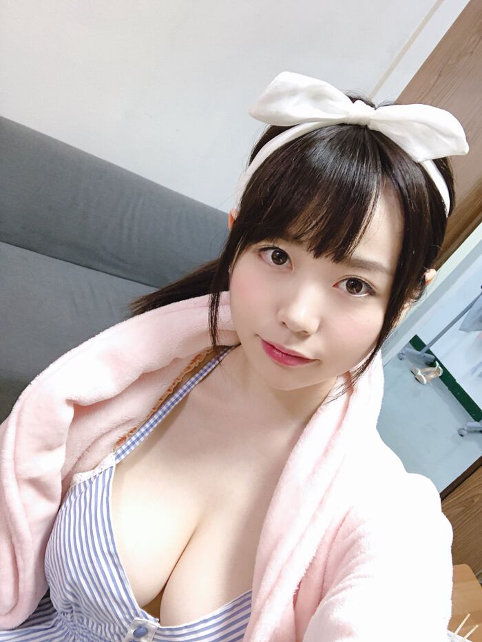 神級美乳AV女優 水卜さくら 10th image