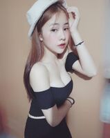 幼齒學生妹子 清新臉蛋加上那完美身材 網:這不是我女友嗎?