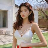 如此可愛又胸悍的美眉,看的真是賞心悅目!!
