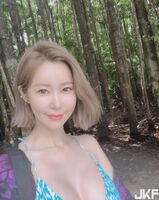 韓國模特 水嫩酥胸配上水蠻waist 看了nasal blood flow 不止阿...