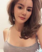 性感野艷美人 胸前兩團肉彈大到滿出來 網:視覺真是一大享受...