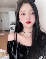 清純型韓妞 幼齒臉蛋加上嬌小身材 讓人好想要照顧她!