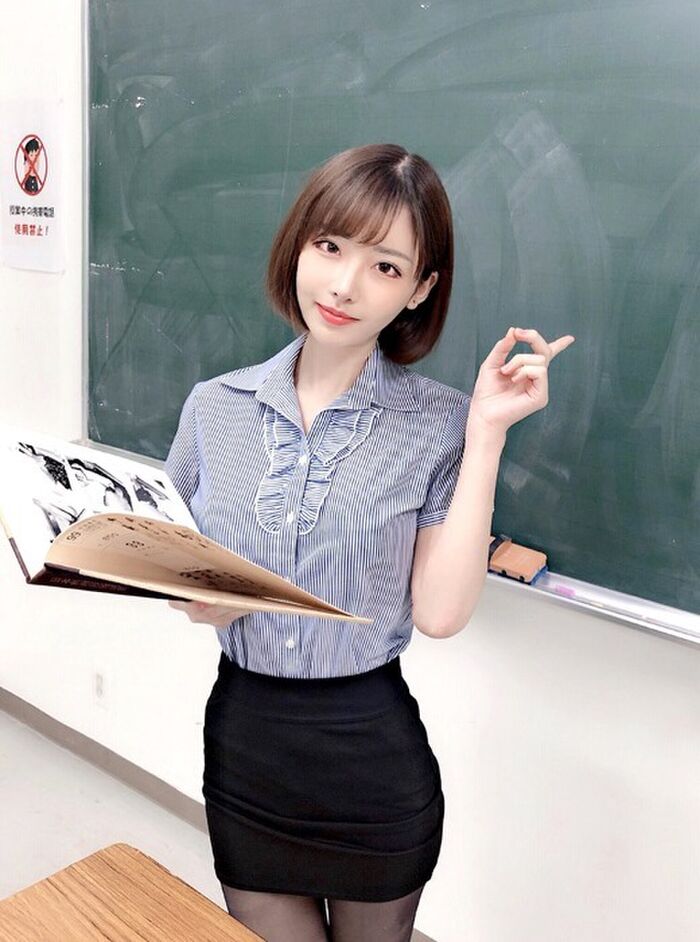 Eimi Fukada Off-Shot Statue 8th image