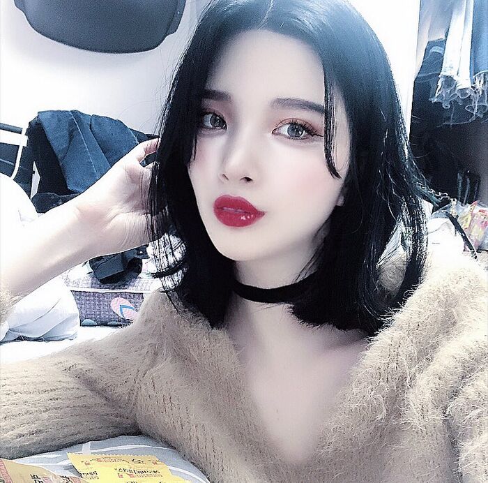 高冷暗黑型少女 纖slender material 加上那眼神 簡直把我迷到受不了~ 11th image