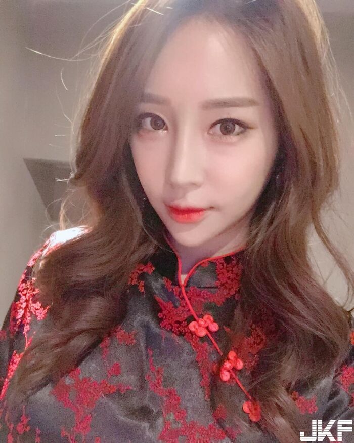 Dense-eyed beauty 巴掌臉顏直飆上天! 我喜歡妳啊! 15th image