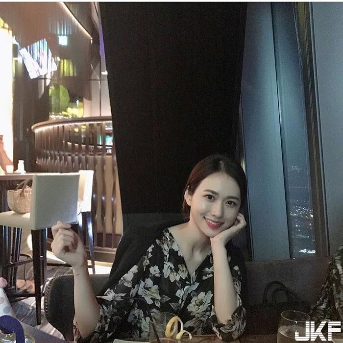 熱愛走遍世界的韓國美女 願意帶著我嗎? 2th image