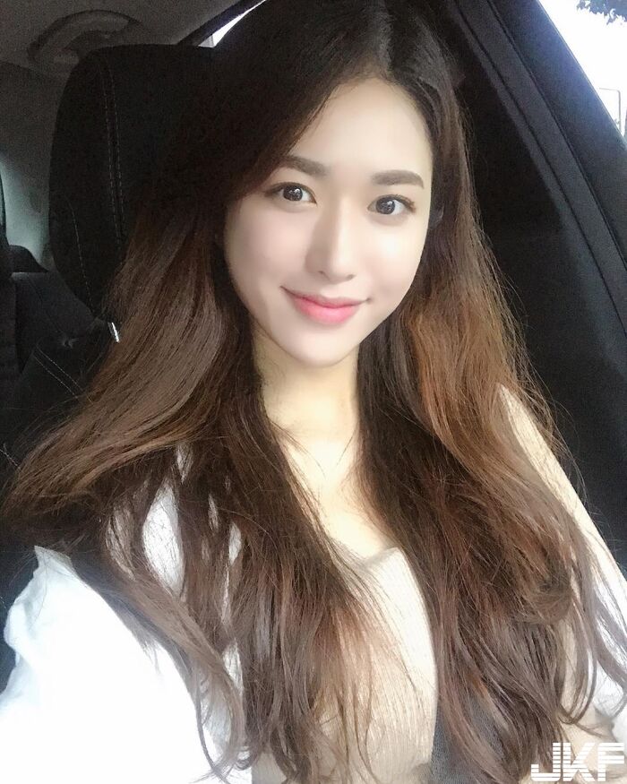 熱愛走遍世界的韓國美女 願意帶著我嗎? 4th image