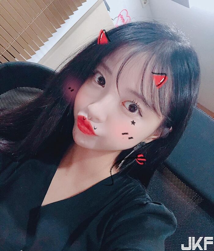 韓國短髮正妹 擁有一雙迷人大眼 看到她都戀愛了... 9th image
