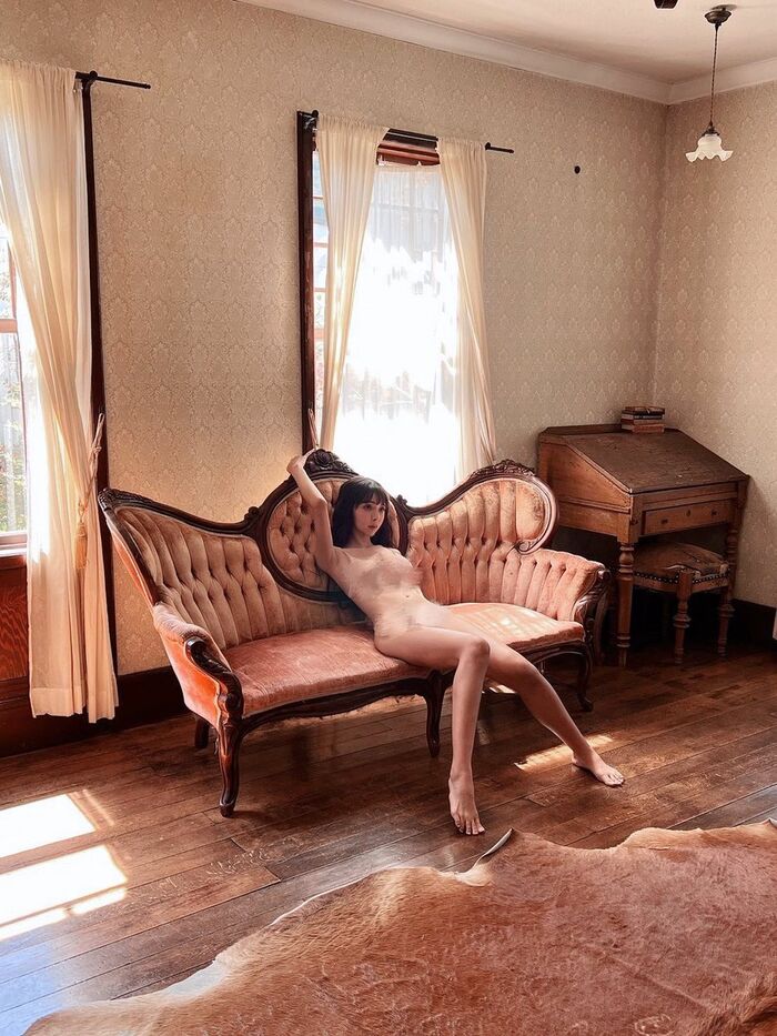[Image] A beautiful woman who graduated from the University of Tokyo, challenges underwear gravure wwwwwwww From Sakurain, the elite of the University of Tokyo, Todo, boldly exposes her fascinating body!! 4th image