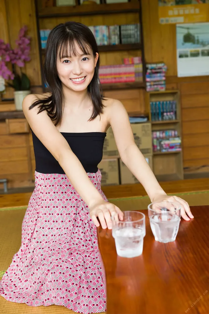 [Shida Oto 29] A cute 25-year-old gravure image with a smile who shows off her seductive body in a bikini that is too cute (16) 22th image