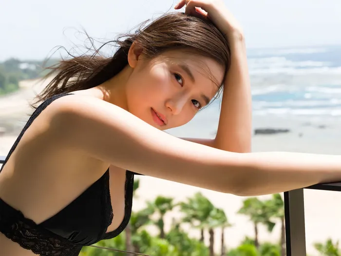 [Shida Oto 29] A cute 25-year-old gravure image with a smile who shows off her seductive body in a bikini that is too cute (16) 4th image