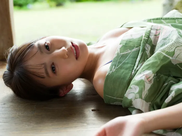 [Shida Oto 29] A cute 25-year-old gravure image with a smile who shows off her seductive body in a bikini that is too cute (16) 41th image