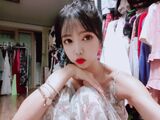 liberation渾圓美乳辣到不科學 甜美笑容讓網友riot