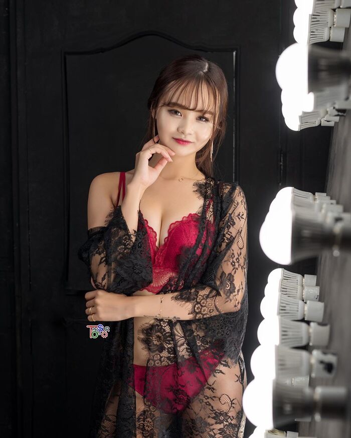 渾圓奶球騷氣狂洩 逆天pencil長腿讓人不能忍 9th image