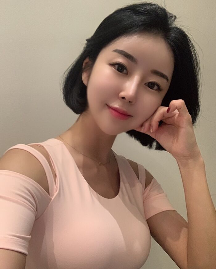 韓國短髮甜姊兒 火辣胴體誘人眼神令人渾身酥麻 10th image