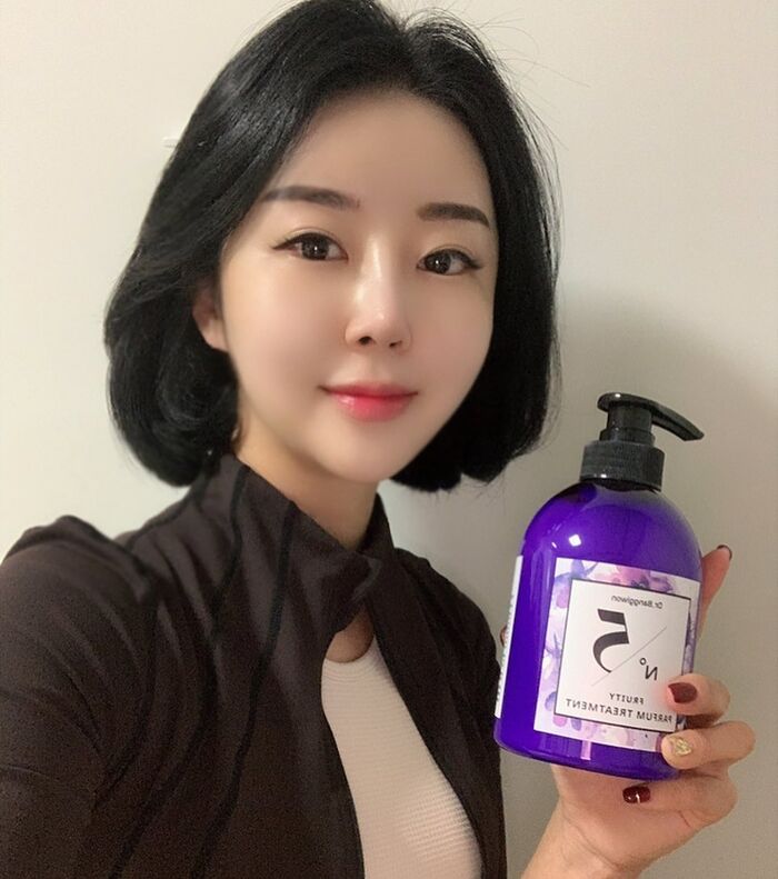 韓國短髮甜姊兒 火辣胴體誘人眼神令人渾身酥麻 2th image