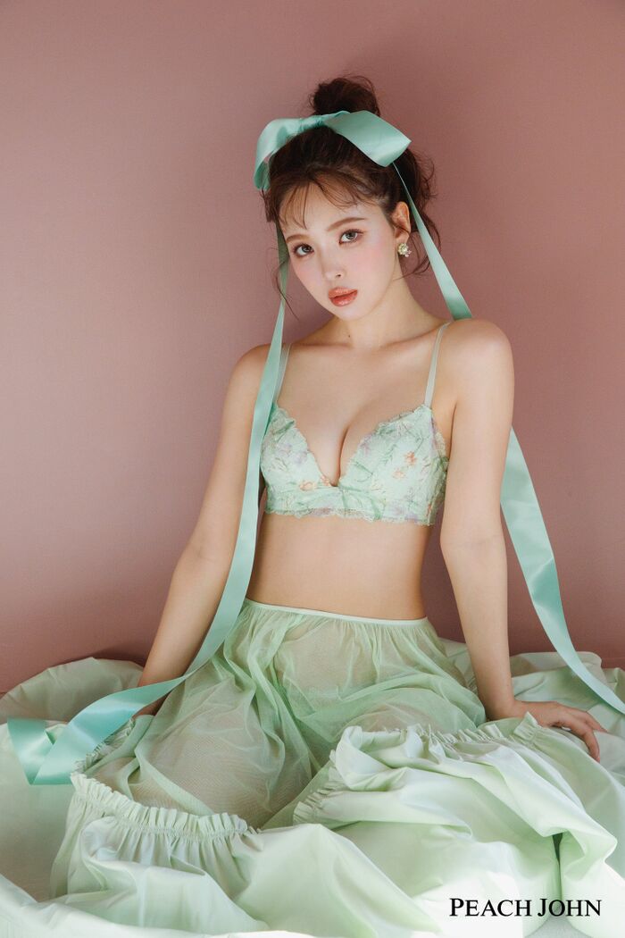 【Image】Mr./Ms. Fujita talks about being too naughty in a high-leg swimsuit wwwwwwwww 52th image
