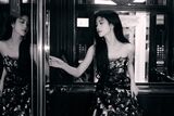 花綻滿身,幽雅神秘流淌-鞠婧禕[高清套圖]