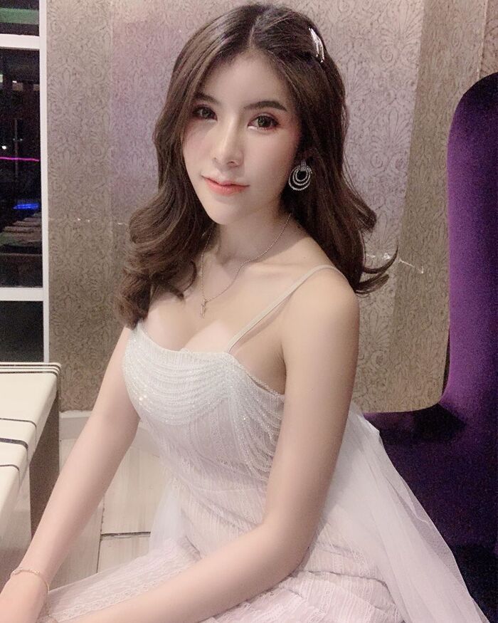 Deep V Exposure Super Fierce Beautiful Breasts Goddess Class Beauty Complete Preying Human Heart 5th image