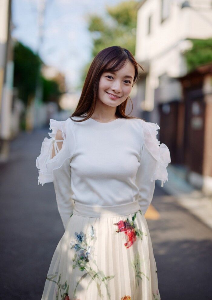 Elegant and neat beauty busty celebrities have rich sex with a smile 2th image