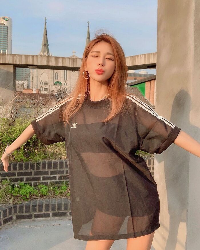 超狂身材模特兒 美胸翹臀引引太逼人 10th image
