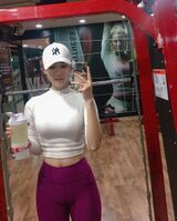健身麻豆大姊姊 陽光般「水drop美乳」想當她的教練