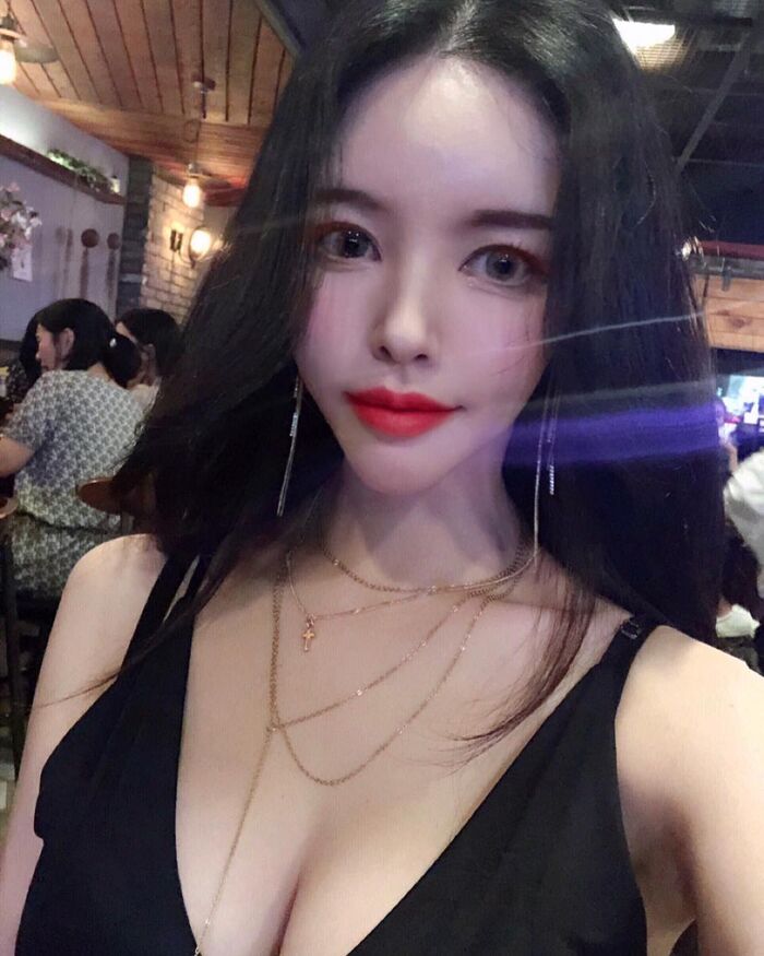High Cold Feeling Positive Sister Chest Front 兩團白皙奶超圓潤 好想伸手摸一括啊! 6th image