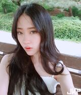 清純氣質正妹 Sexual sensation waist 身配上那雙白皙嫩腿 網:那腿我可以玩 10 years!