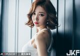 Ye Jin 短髮氣質巨乳美女 薄shoulder帶背心快撐不住的上圍