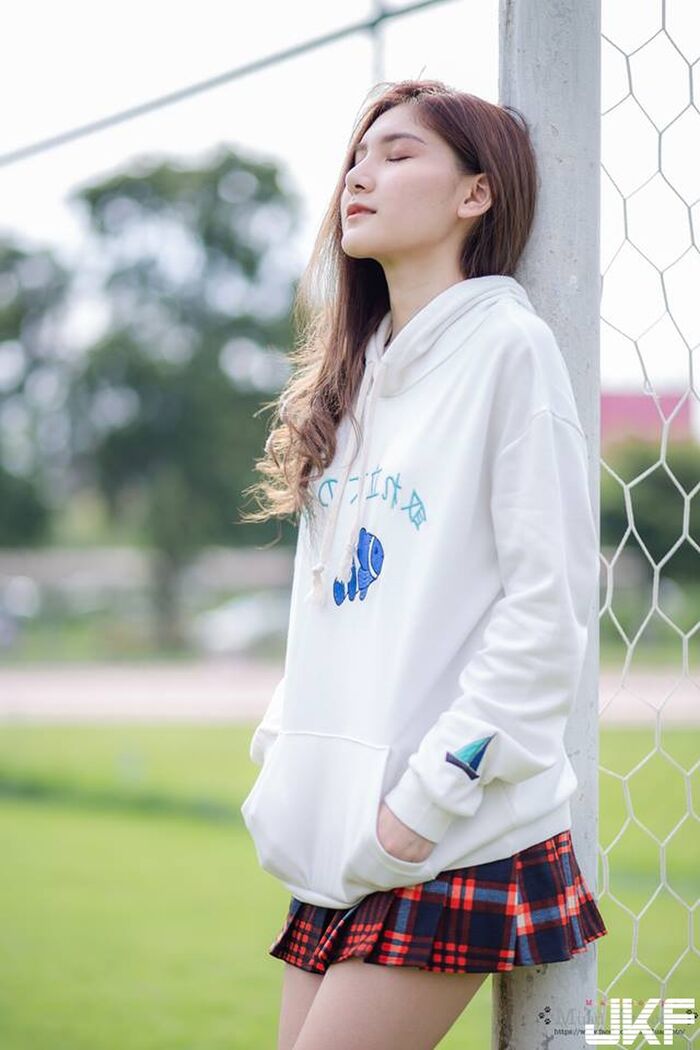 White Woman Youth Beautiful Girl One Piece Sweet Smile 讓我想親 呸! 15th image