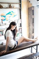 白嫩長腿正妹 網友:這腿我可以用一輩子!