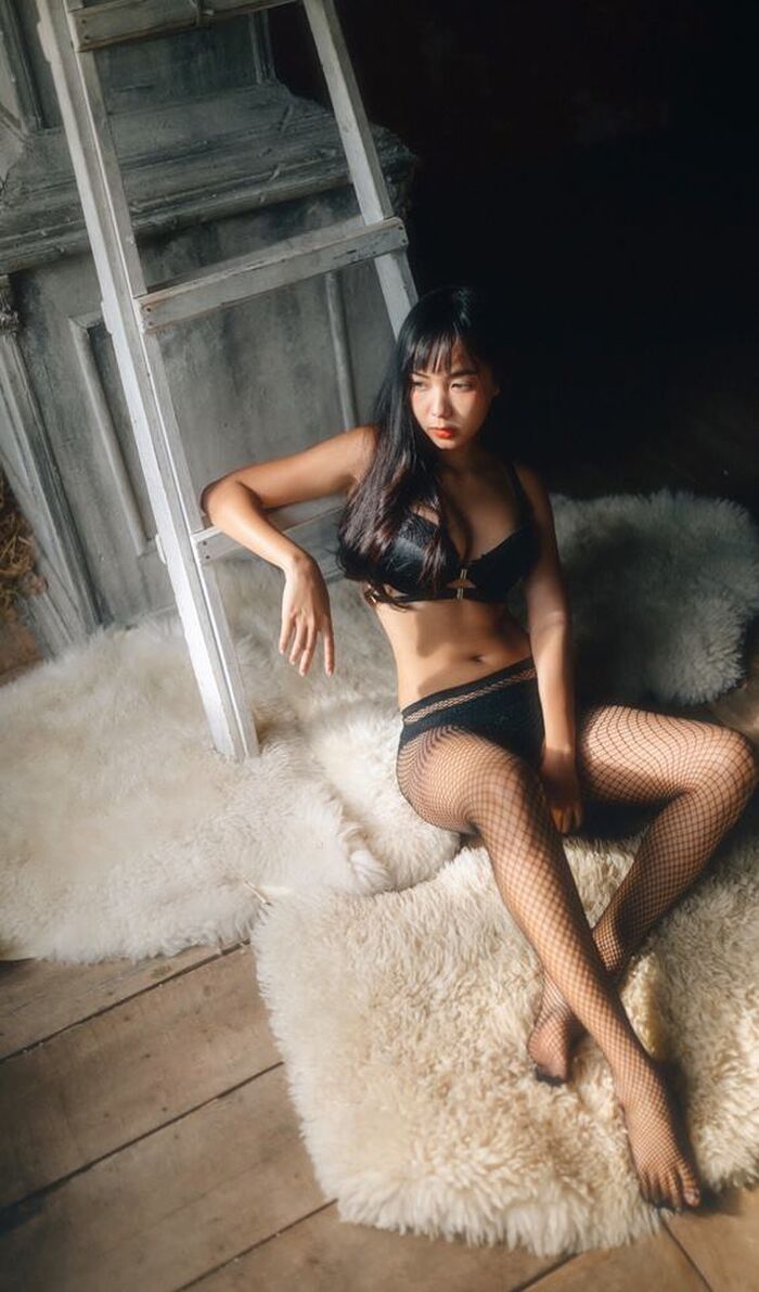 這身材讓人坐立難安! 滿分的性感蠻waist harm 我... 小鹿亂撞 6th image