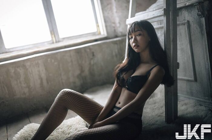 這身材讓人坐立難安! 滿分的性感蠻waist harm 我... 小鹿亂撞 7th image