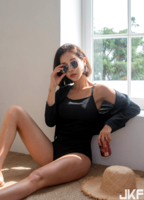 暗黑系壞女孩 君身小可愛 ㄉㄨㄞ出超醇濃乳香氣 !