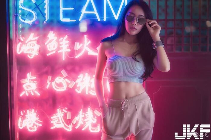 Also, 甜又壞的女孩 挺出子彈chest 讓人好想駕馭她 23th image