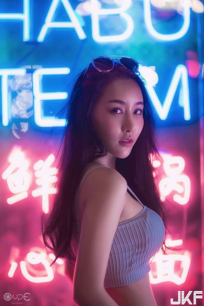 Also, 甜又壞的女孩 挺出子彈chest 讓人好想駕馭她 8th image