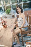 Short Beard Cute Tai 妞 White Skin Thin Shoulder Small Cute Collarbone Fragrant Shoulder Thick Suction Eyelashes
