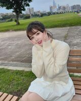 精靈系女孩「鼎惠Venus」渾圓美breast白又大快蹦出 有夠兇猛 (10P)