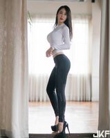 Korean Sexual Sensation Large Long Thigh Water Snake Waist Female Child! 擁有最優美胴體 啊嘶~~
