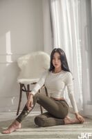 韓國冰山系女女 她那高貴的氣質 總給人不可高攀啊!!