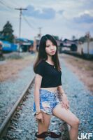 火辣熱褲妹 讓人想括她吃下肚