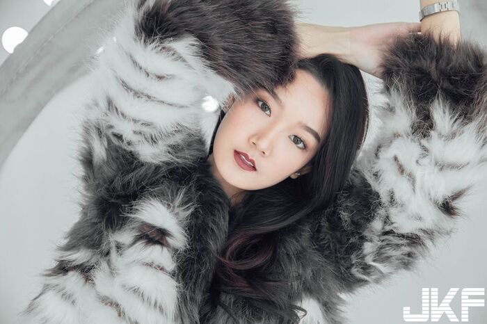 Classic 氣質型正妹 這雙嫵媚的眼神 把我魂都勾走了 2th image