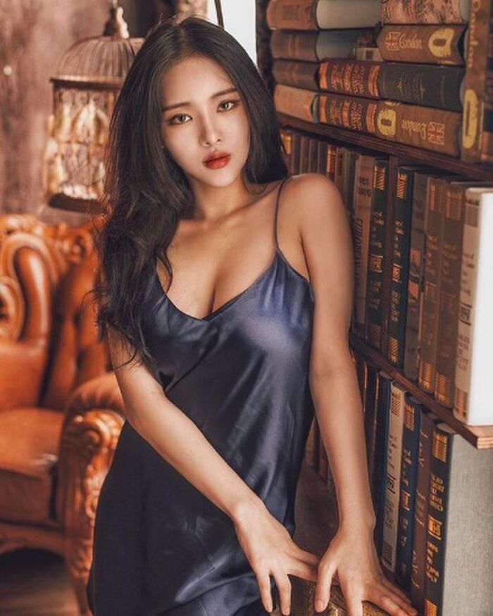 Korean Ig Hongjin 14th image