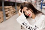 冰山美人 exposed snow white beautiful thigh moment 是想引人犯罪嗎?