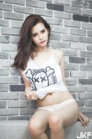 隱隱約約約美胸 讓我隱隱約約約的豎起 Sutasinee Siriruke