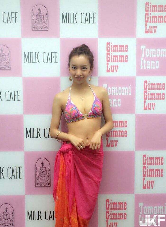 Tomomi Itano 3th image